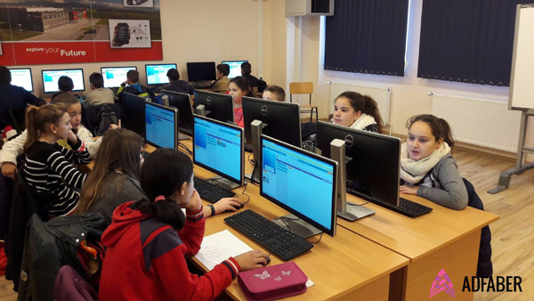 România programează la Hour of Code – cel mai mare eveniment de educație din lume își deschide înscrierile