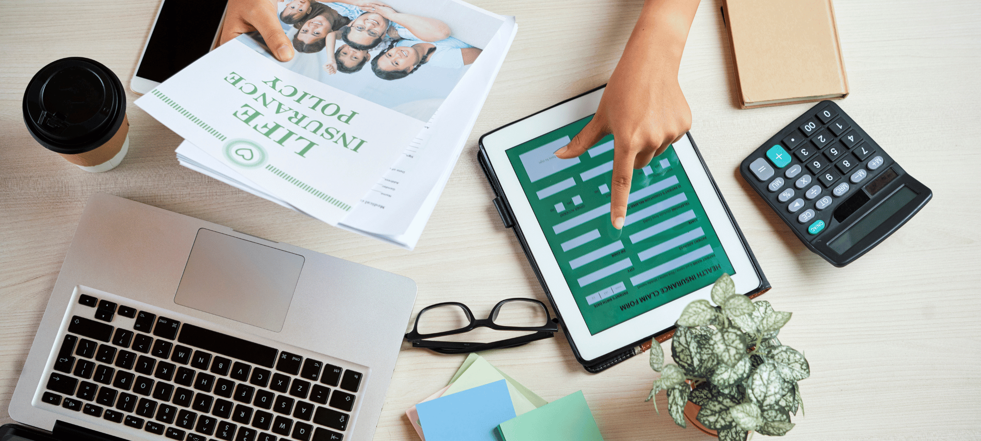 Digitalizarea companiilor de asigurări – care sunt avantajele implementării aplicațiilor software dedicate?