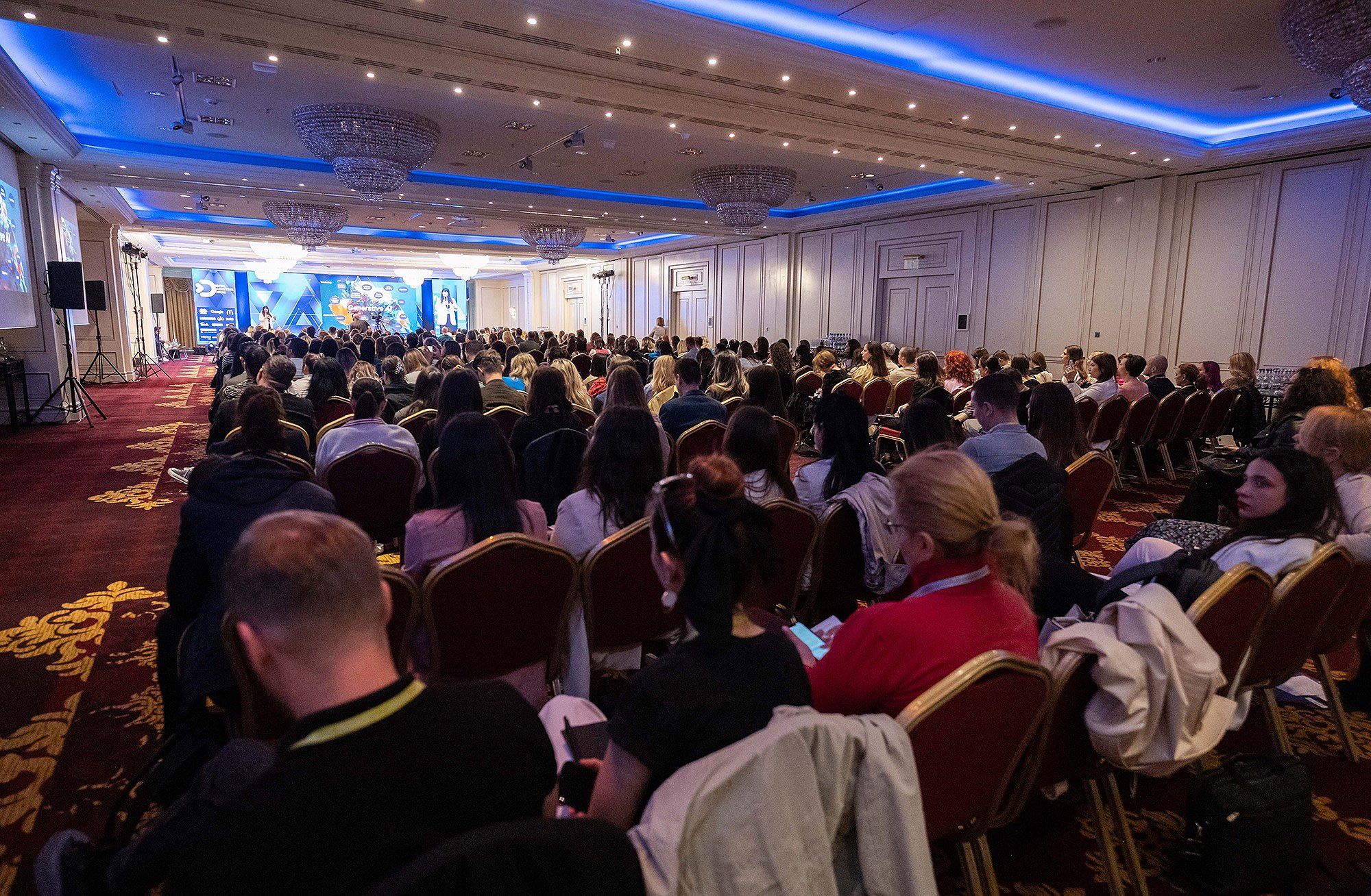  Afla cum poti obtine rezultate remarcabile pentru afacerea ta, la Digital Marketing Forum