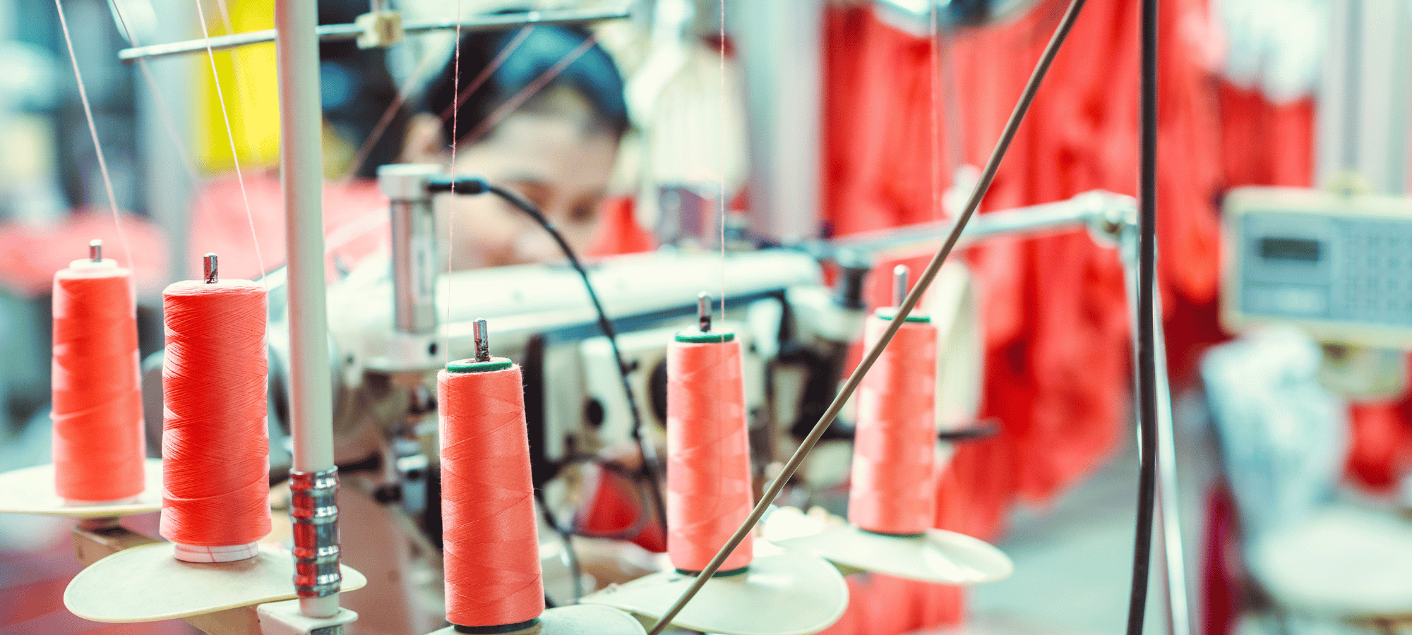 Cum se pot digitaliza eficient companiile de producție din domeniul confecțiilor? Tipuri de aplicații software potrivite