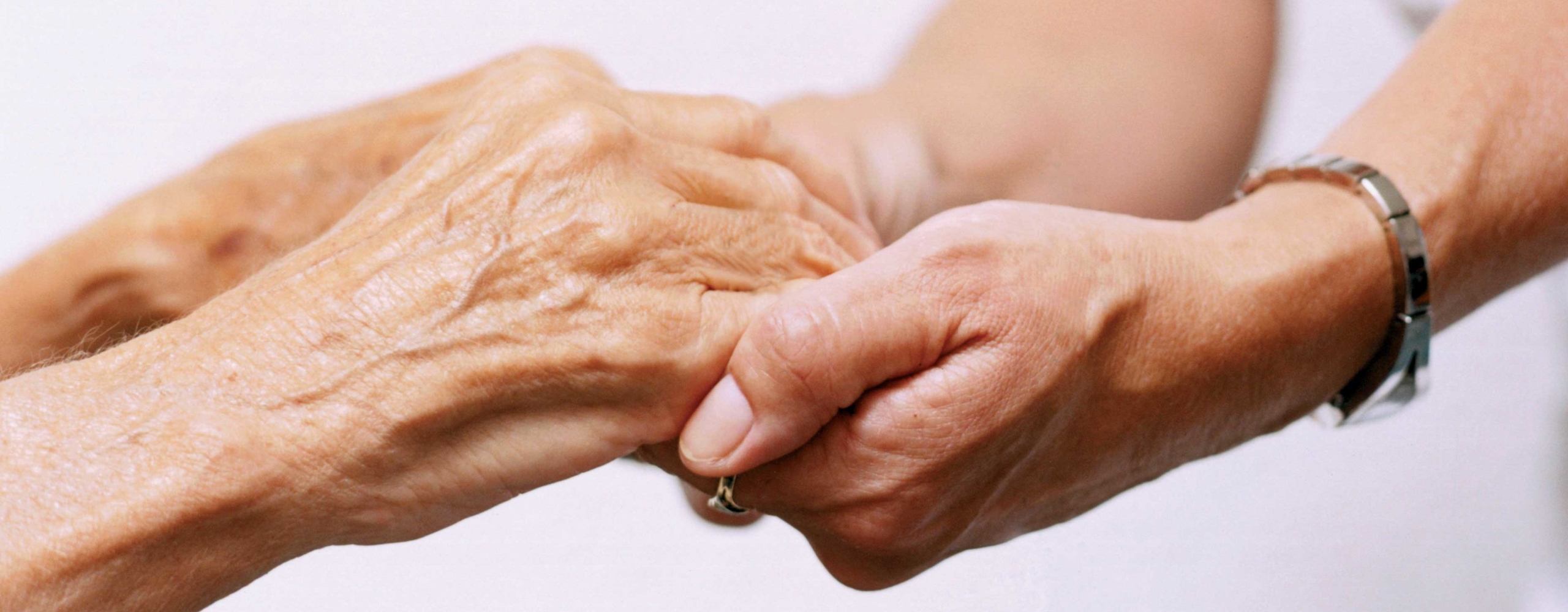 Aplicația dedicată azilelor și centrelor sociale din România – oferită GRATUIT utilizatorilor săi