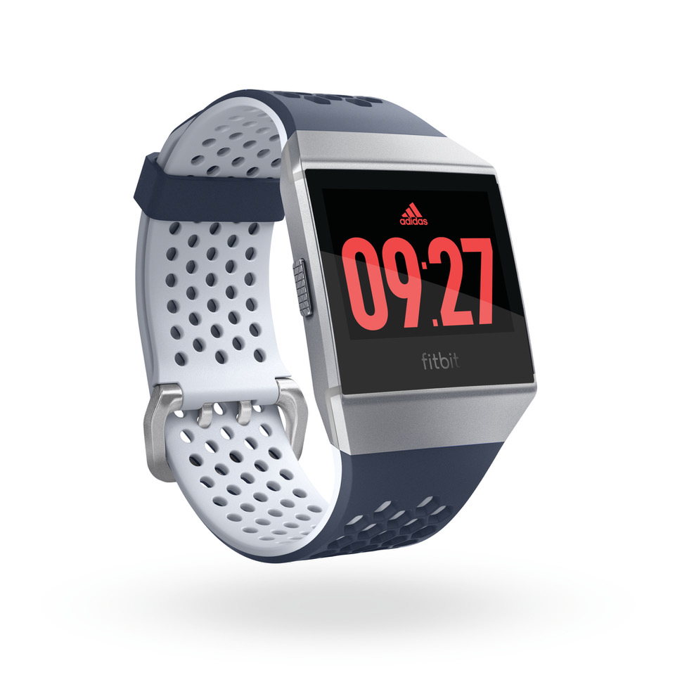 Ceasul Fitbit Ionic: adidas disponibil pentru precomandă