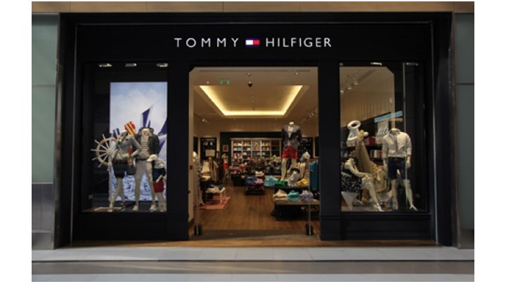 SARKK, distribuitor de produse Tommy Hilfiger, va implementa Entersoft în 37 de magazine