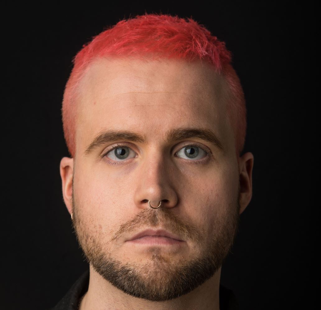 Fostul director de cercetare al Cambridge Analytica, Chris Wylie, vine la  How to Web 2018