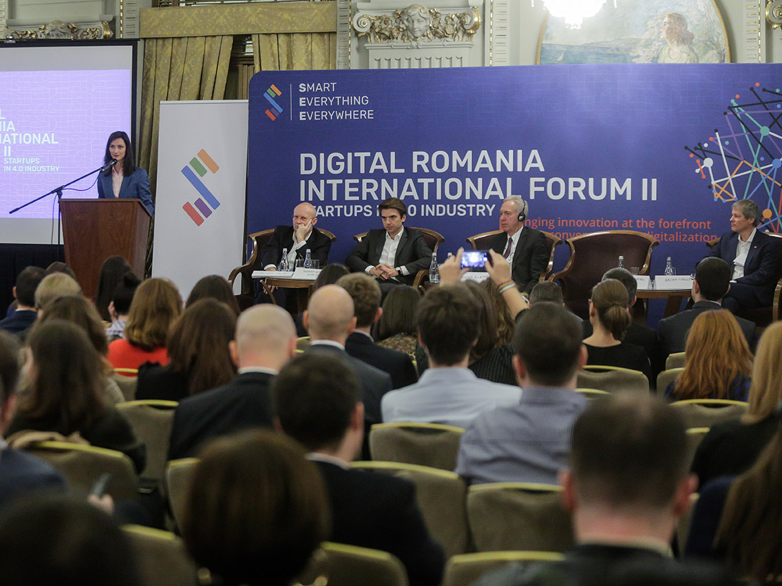 Lideri din mediul guvernamental-privat negociază cele mai importante teme din digitalizare pentru anul viitor la Digital Romania International Forum III: Women Leadership in Industry 4.0