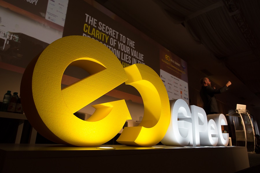 Plățile online au înregistrat o creștere spectaculoasă de 62% ajungând la 148,4 milioane euro în primul trimestru al anului