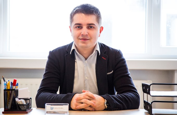 Bit Sentinel: Hackerii ne atacă cel mai des dispozitivele inteligente atunci când suntem în vacanță