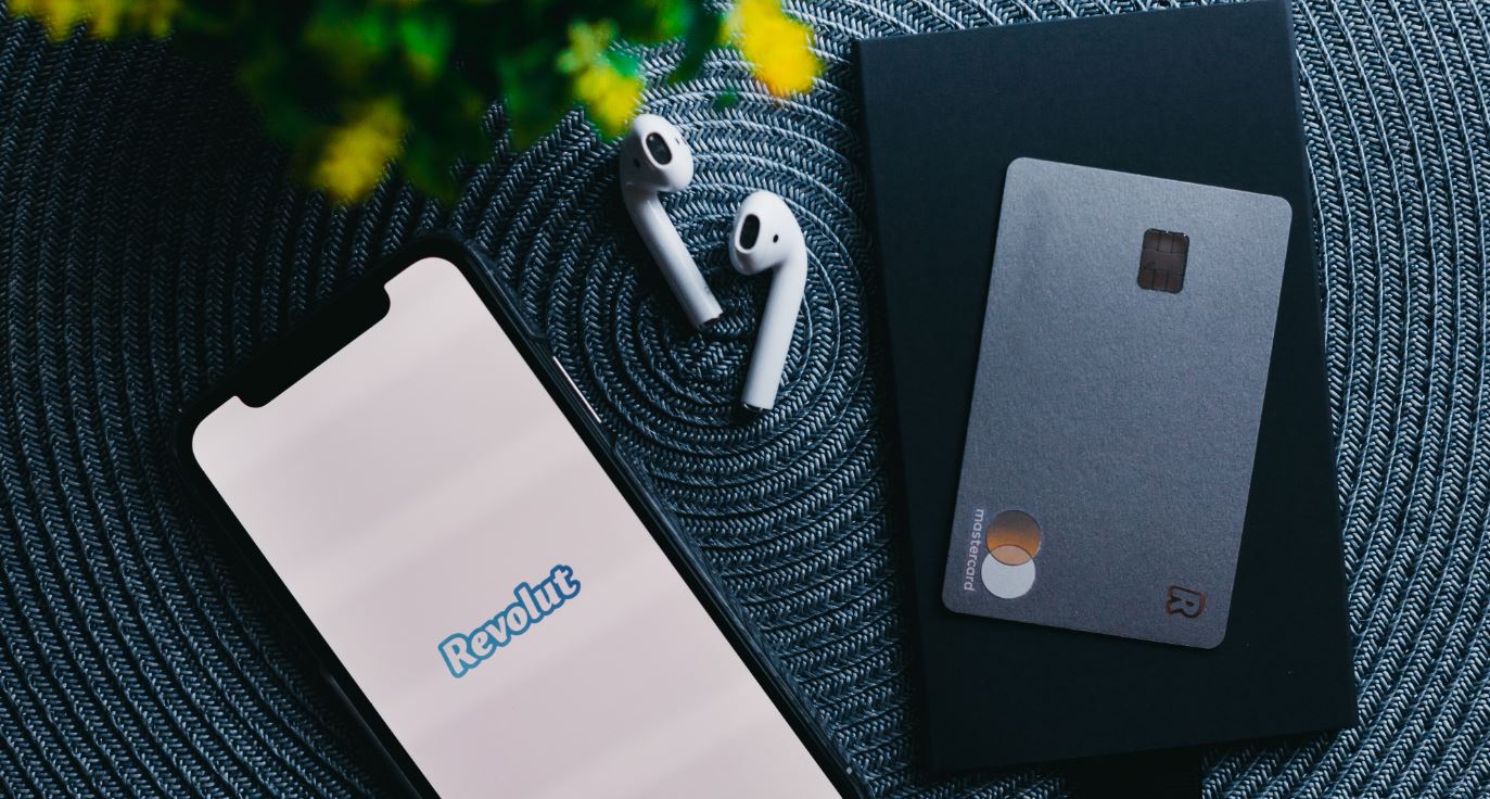 Revolut: 5 sfaturi pentru a face cumpărături online în siguranță și a evita fraudele