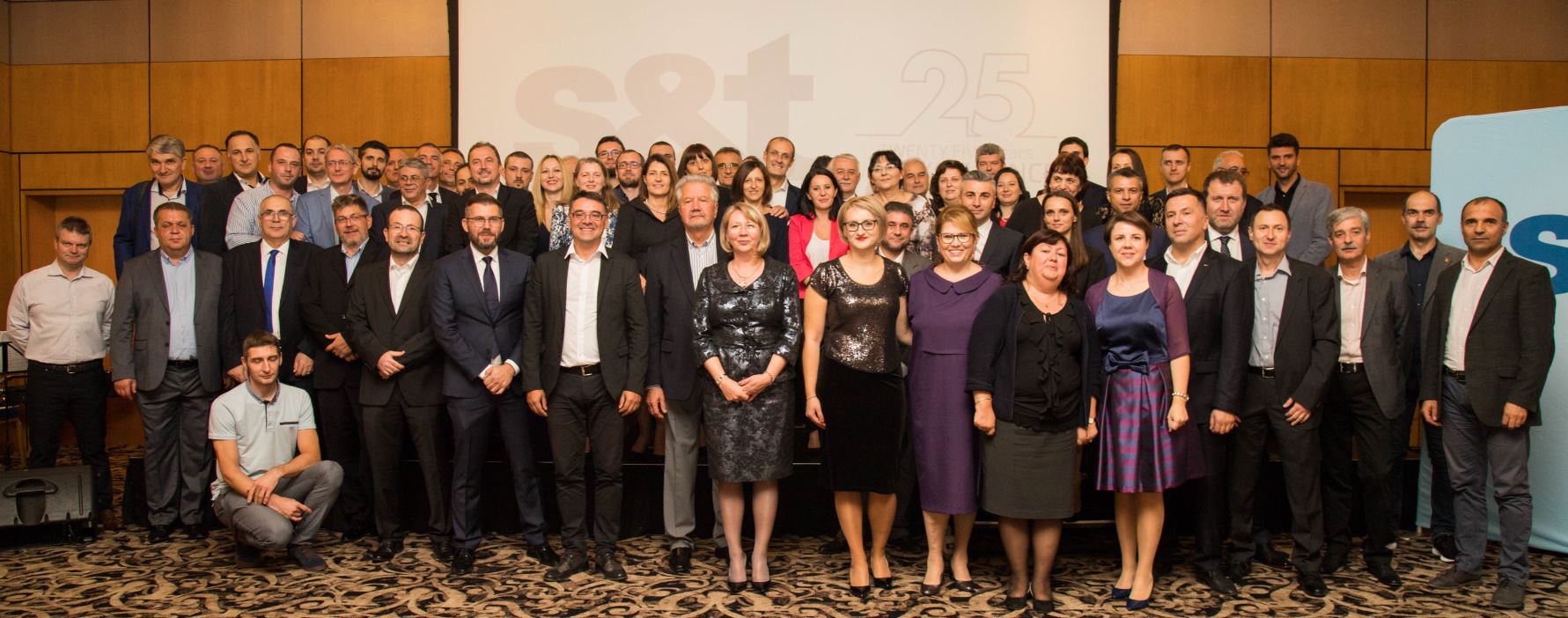 S&T sărbătorește un sfert de secol de activitate în România