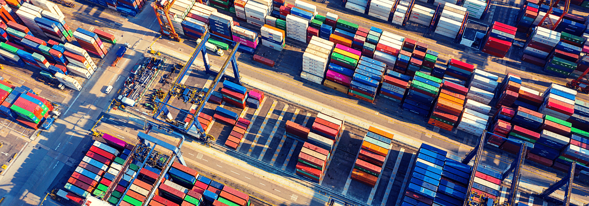 Top 4 aplicații software de Supply Chain Management